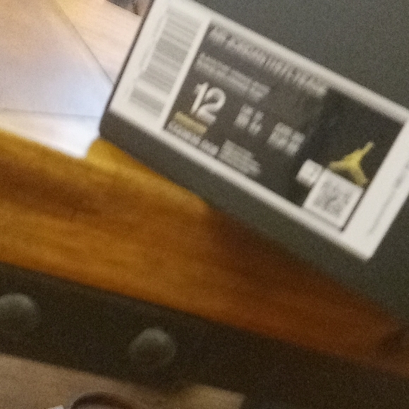 Shoe - Picture 2 of 2